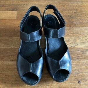 Johnston & Murphy Tricia wedge heel sandal